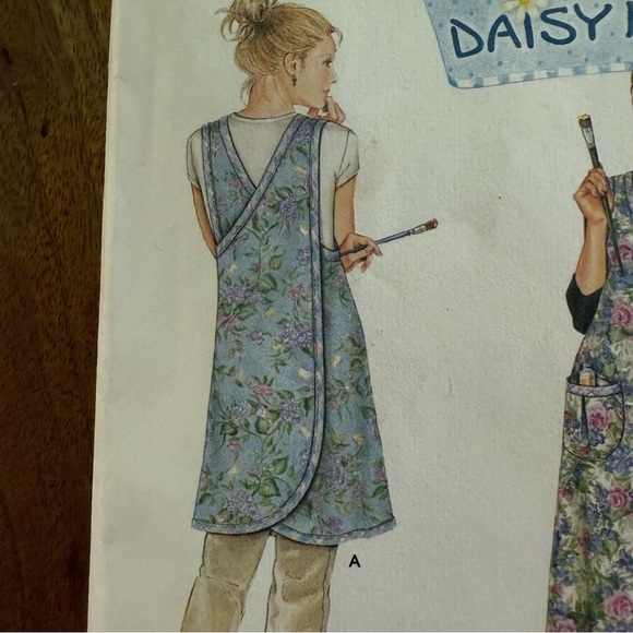 Simplicity 5201 Sewing Pattern Apron  Crafts Daisy Kingdom Apron Pattern - Picture 2 of 9
